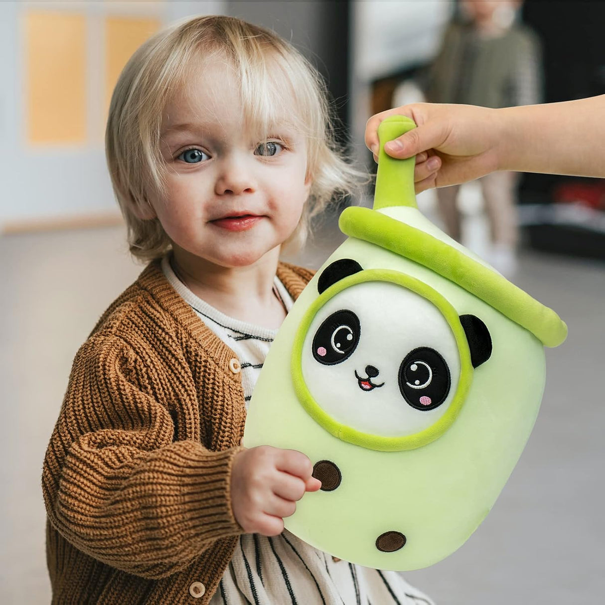 Peluche Boba con cara de panda color crema verde con pajita