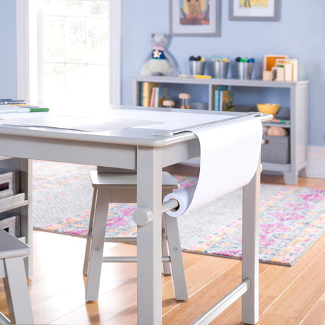 Mesa y taburete de arte para niños - Martha Stewart, con rodillo y tazas
