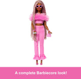 Barbie Deluxe Style Muñeca, Outfit Barbiecore, Trenzas, Accesorios