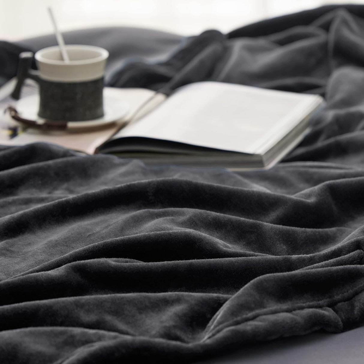 Manta Fleece Bedsure 300GSM Suave y Ligera para Sofá