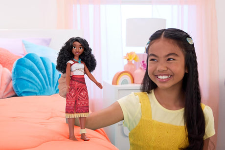 Muñeca Moana de Mattel, 2 accesorios, atuendo removible, Moana 2