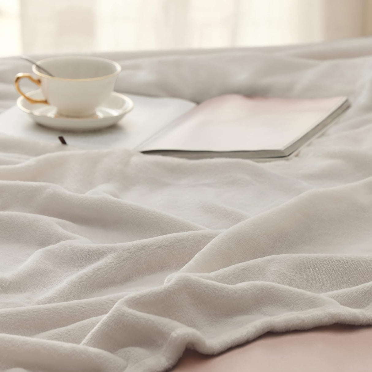 Manta Fleece Bedsure 300GSM Suave y Ligera para Viajes