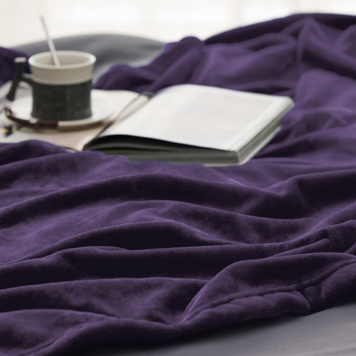 Manta de Forro Suave Bedsure 300GSM, Ideal para Sofá y Cama