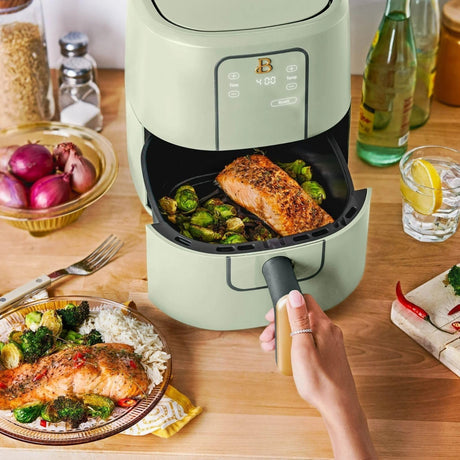 Freidora de aire Drew Barrymore 3-Quart, TurboCrisp, 1200W