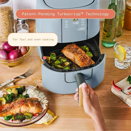 Freidora de aire Drew Barrymore 3-Quart, TurboCrisp, 1200W