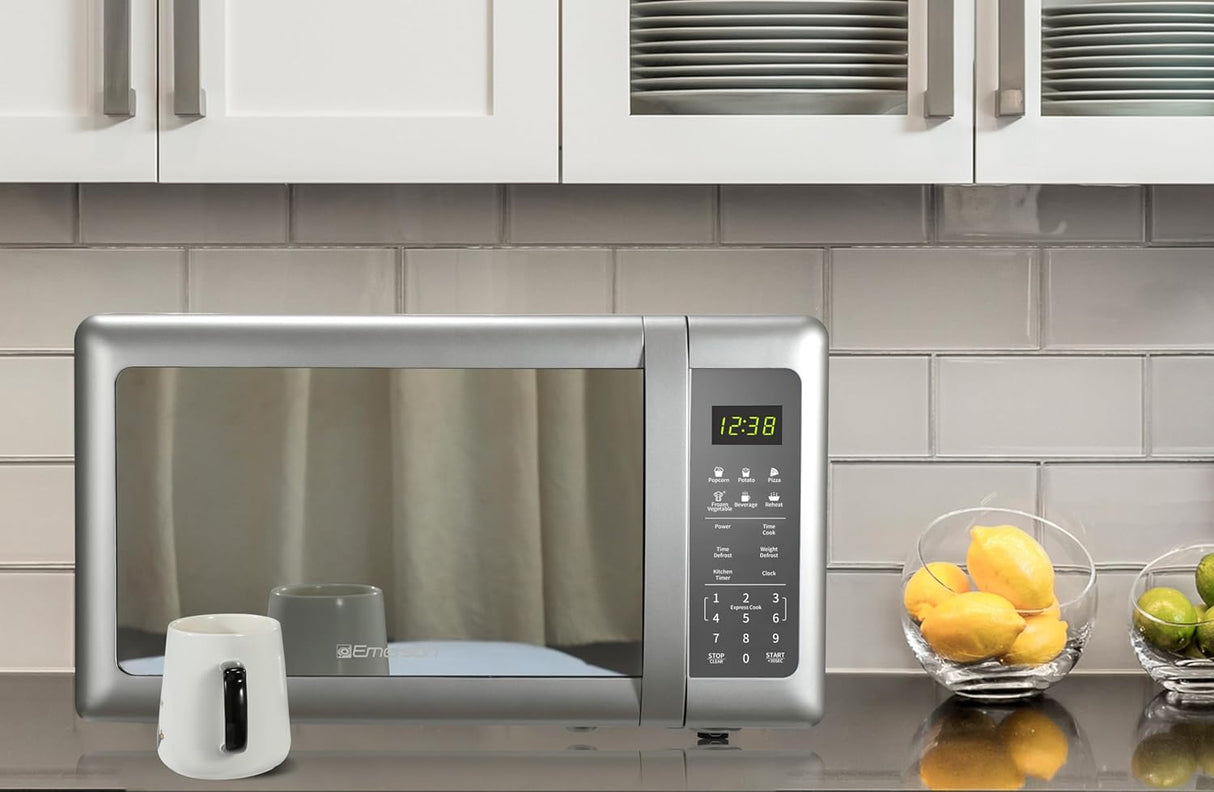 Horno de Microondas Emerson MW7601SL, 0.7 Cu. Ft, 10 Niveles