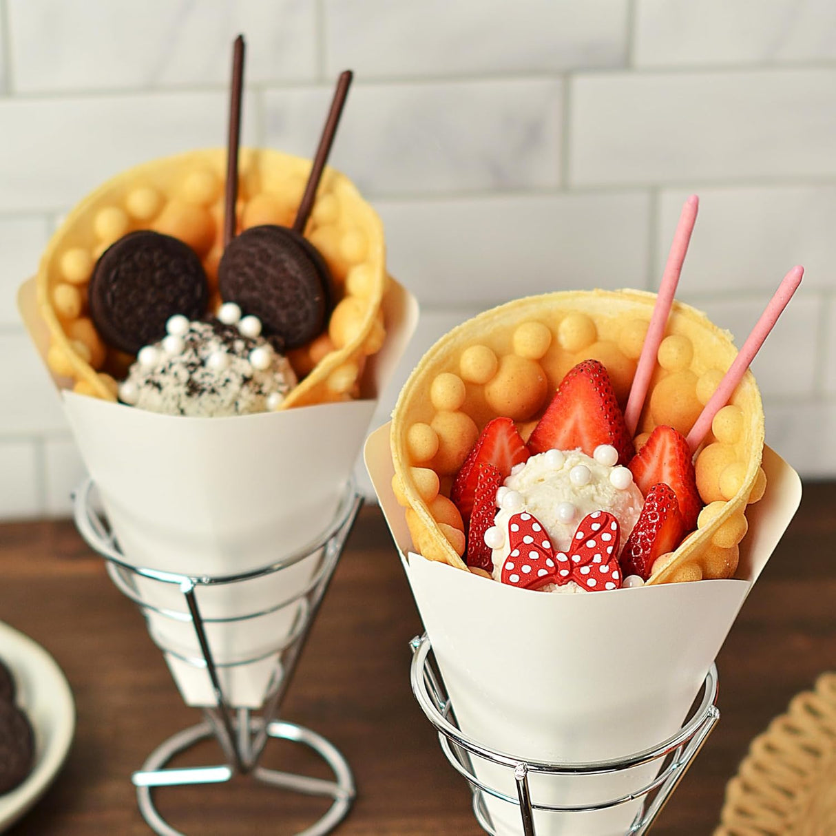 Máquina de Waffles Burbuja Mickey Mouse de Disney, Flip-Over