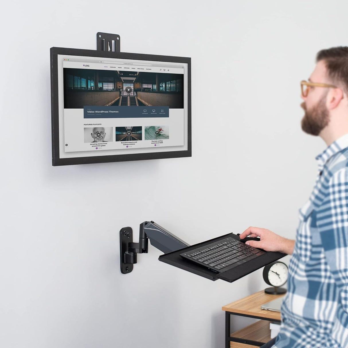 Soporte de Pared Monitor VIVO con Bandeja Ajustable MOUNT-VWKB1