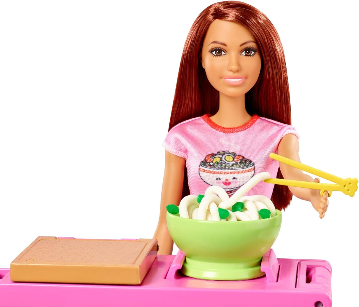 Barbie Noodle Bar Set con Muñeca, Estación y Accesorios