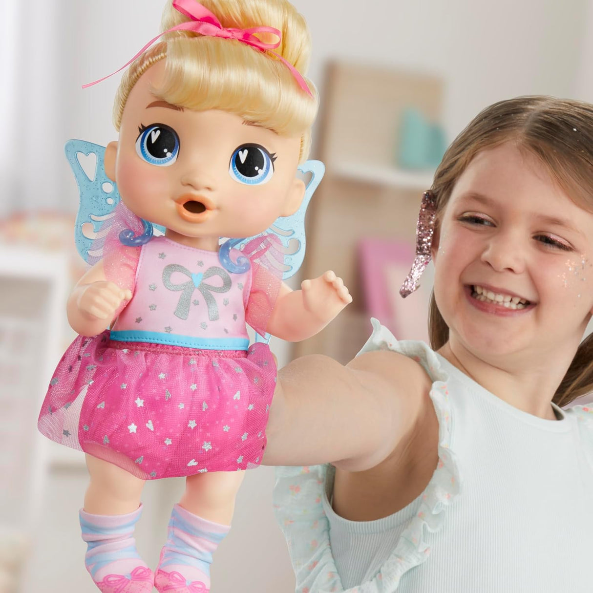 Baby Alive Fairy Fashions Harper Hugs Muñeca con Ropa y Accesorios