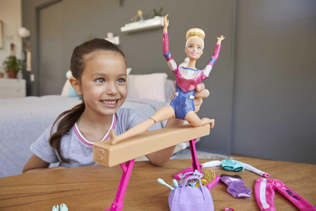 Barbie Carreras Juguete Set con Gimnasia y Accesorios