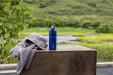 Botella de agua IceFlow™ con tapa y asa