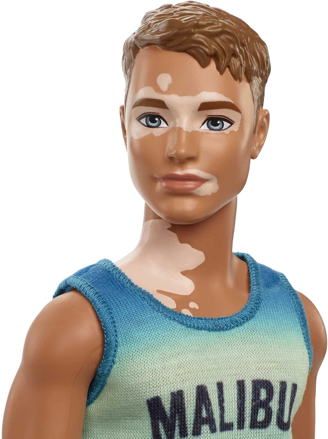 Muñeca Barbie Fashionistas Ken con Vitiligo, Malibu Tank, Shorts, #192