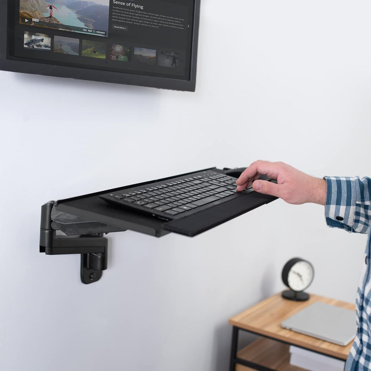 Soporte de Pared Monitor VIVO con Bandeja Ajustable MOUNT-VWKB1