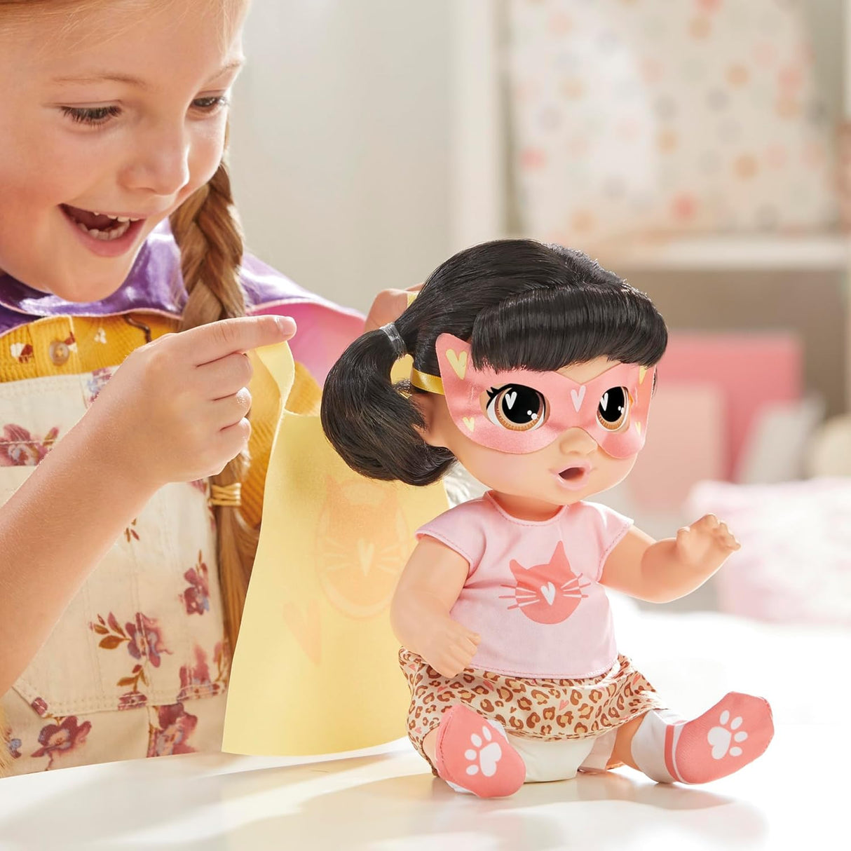 Muñeca Baby Alive Super BFF Katie Kat, 11 Pulg, Exclusiva Amazon