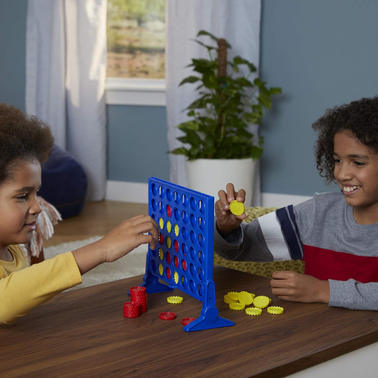Conecta 4 Hasbro, Juego de Estrategia para 2 Jugadores
