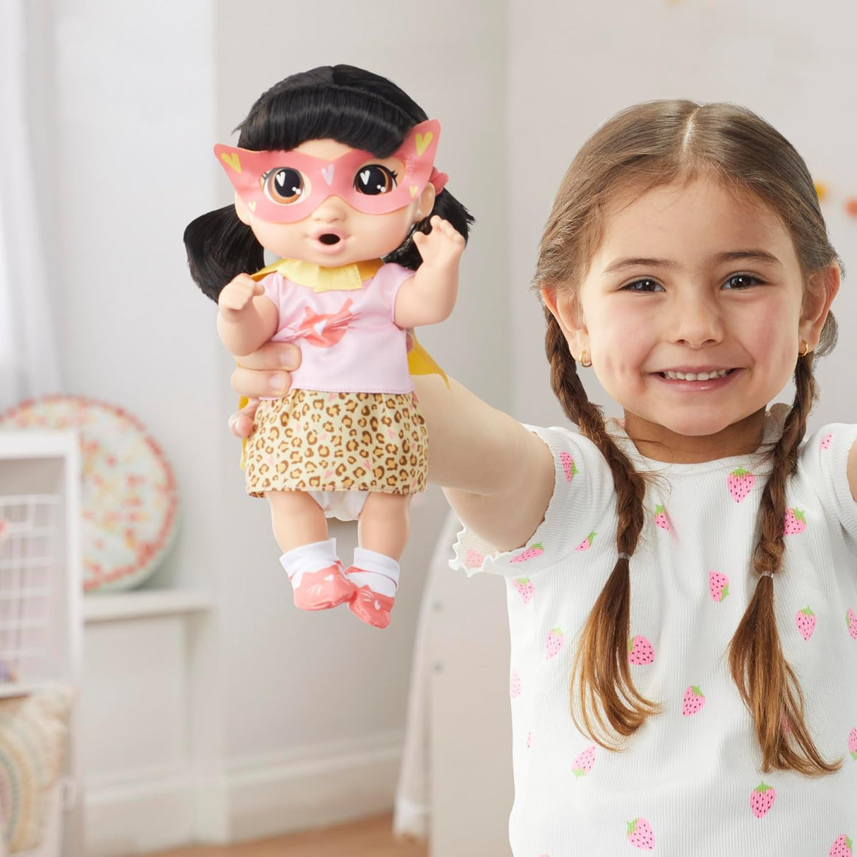 Muñeca Baby Alive Super BFF Katie Kat, 11 Pulg, Exclusiva Amazon