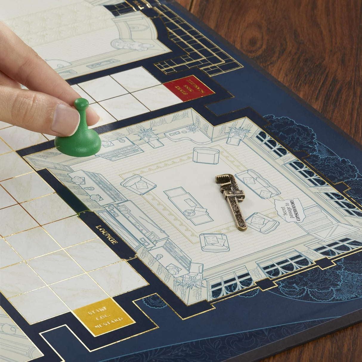 Juego de Mesa Clue, Hasbro Gaming, Colección Premium, 2-6 Jugadores