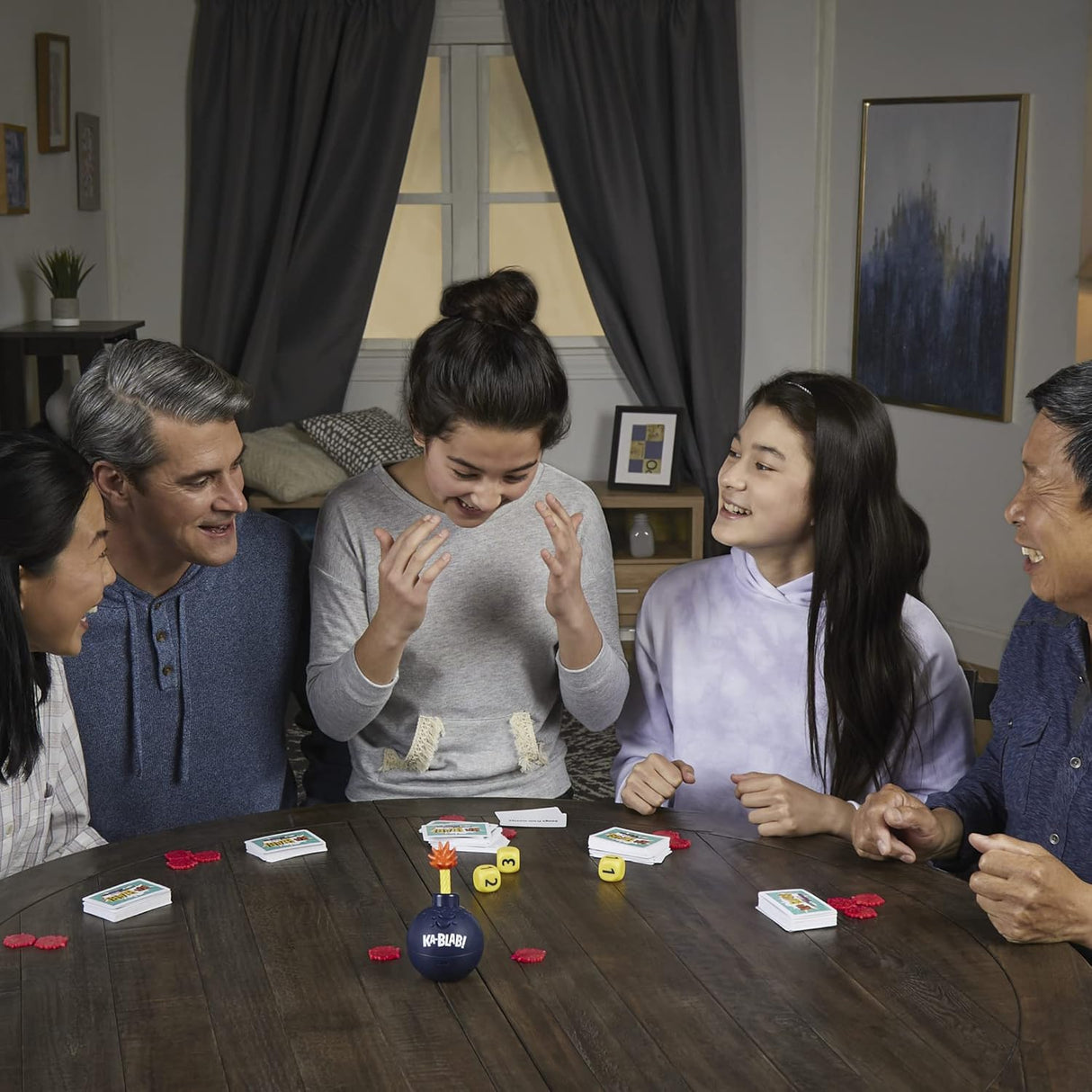 Juego Ka-Blab! de Hasbro Gaming, familiar y divertido para 2-6 jugadores