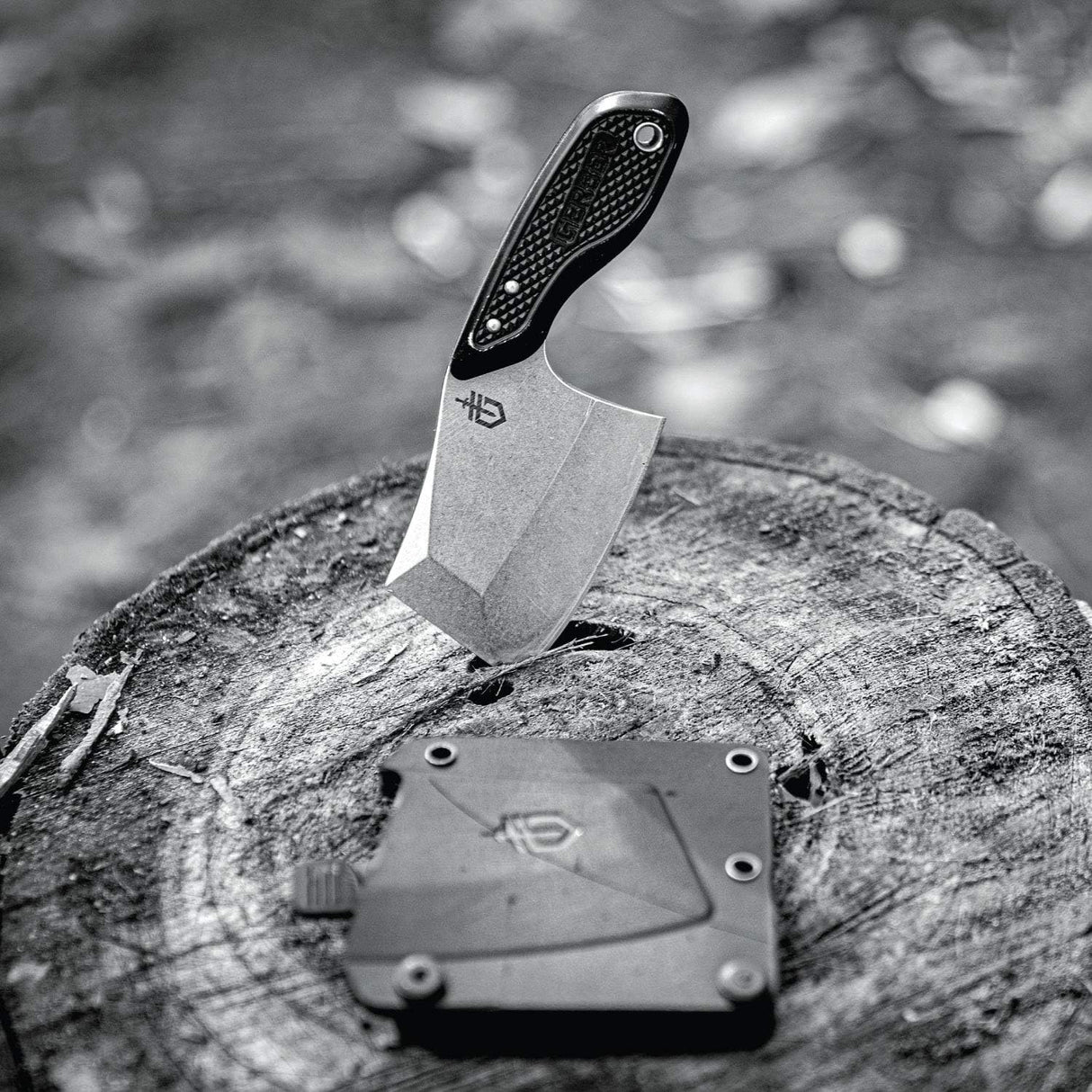 Cuchillo de hoja fija con funda, verde