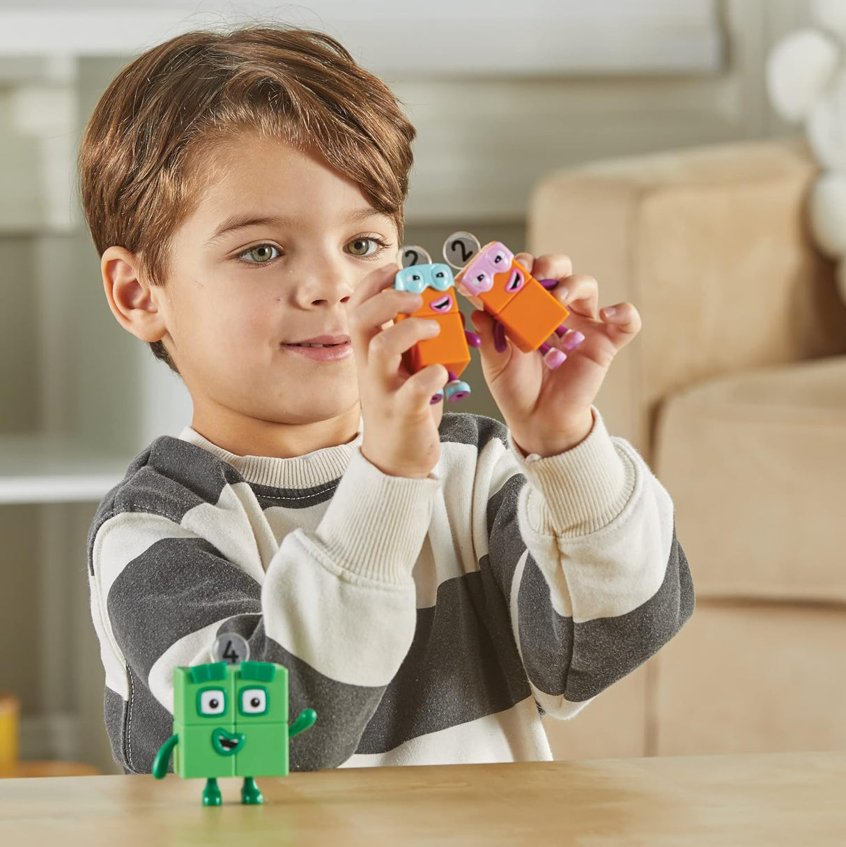 Figuras de Acción Numberblock Four - hand2mind, Juguetes Matemáticos