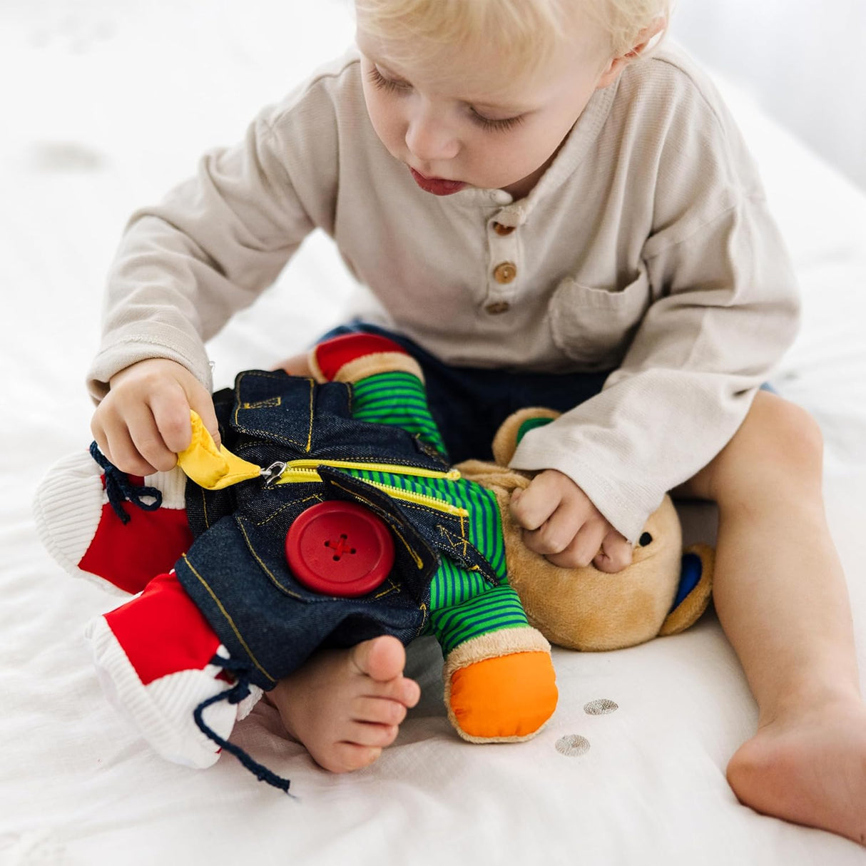 Osito de Peluche Educativo - Melissa & Doug - Jugar con Cierre