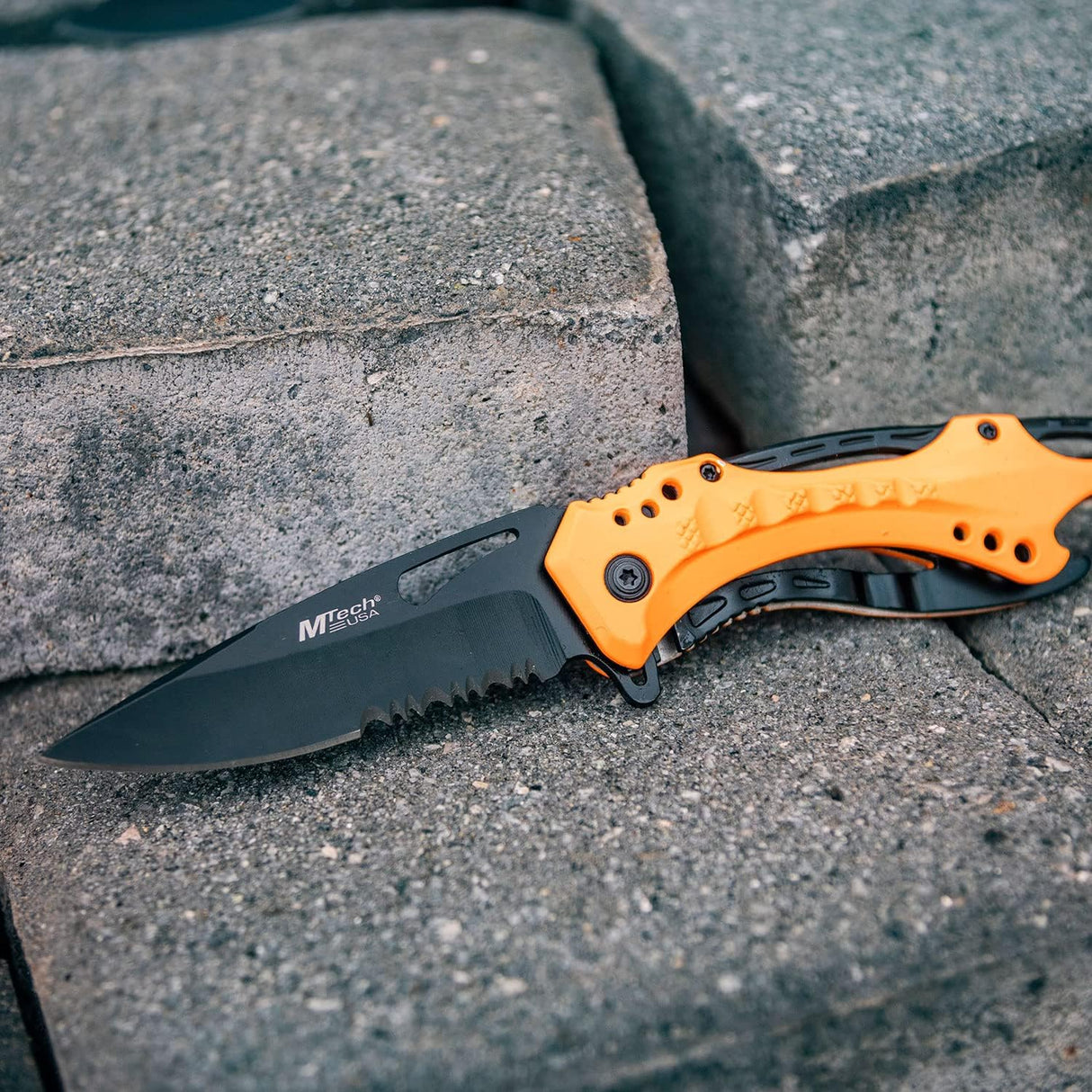 Cuchillo plegable táctico con clip, MT-A705