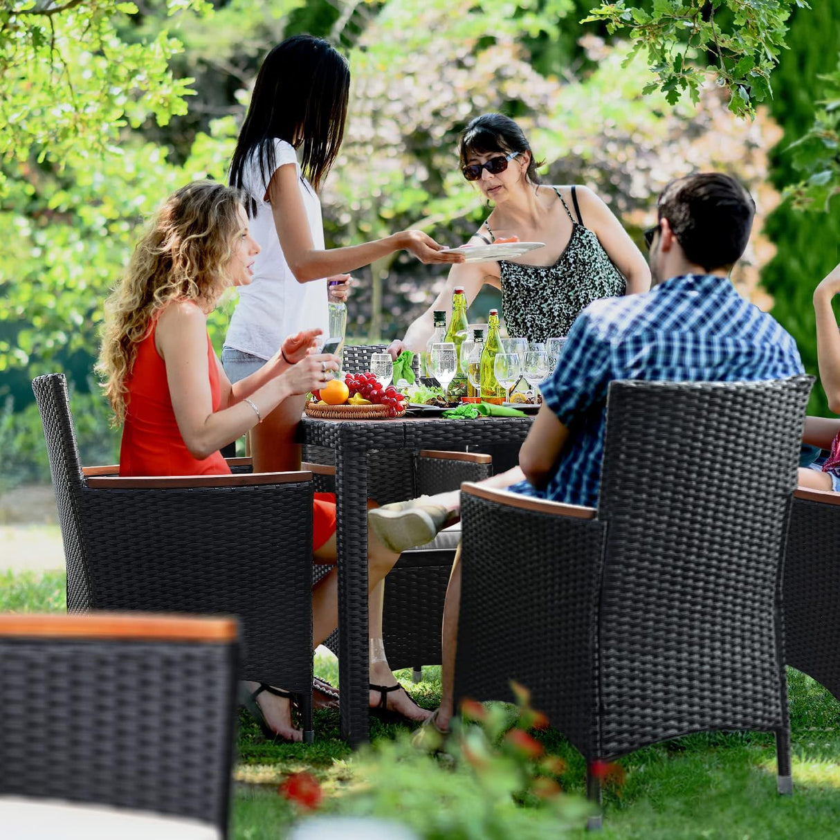 Flamaker Juego de comedor de 9 piezas para patio, mesa y sillas de madera de acacia al aire libre con cojines suaves, muebles de patio de mimbre para terraza, patio trasero, jardín
