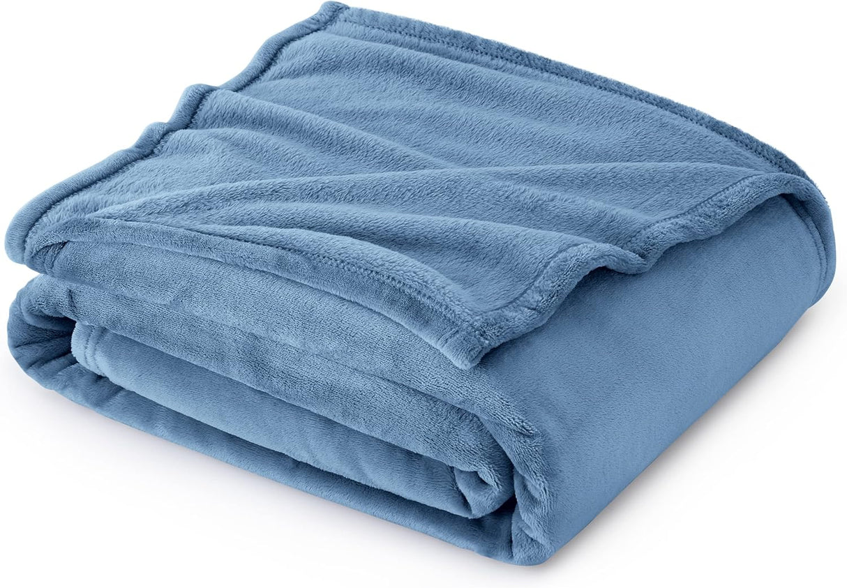 Manta de felpa Bedsure 300GSM, suave y ligera, modelo para sofá