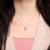 Collar de nudo de amor de circonita cúbica para mujer