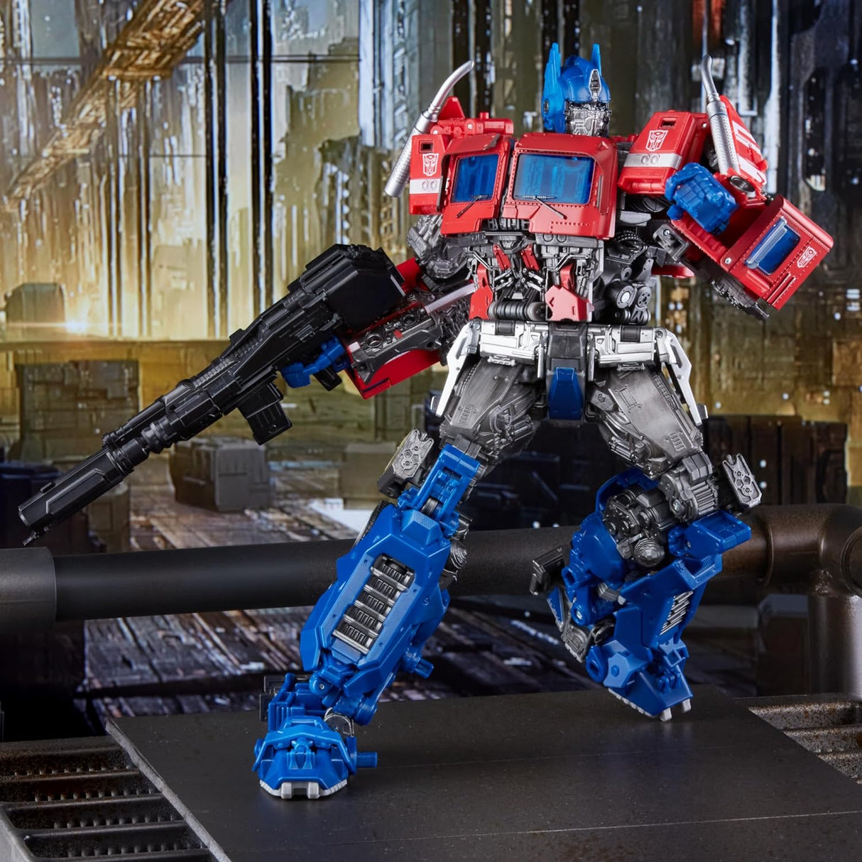 Figura Coleccionable MPM-12 Optimus Prime de Bumblebee, 11