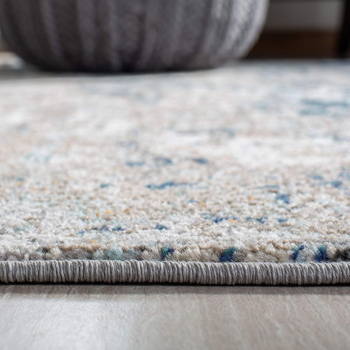 Alfombra Moderna Abstracta SAFAVIEH, No Desprende Pelusa, MAD460K
