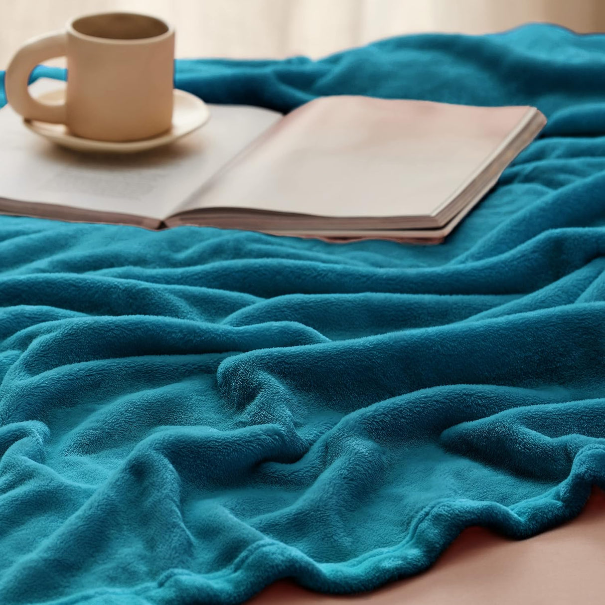 Manta Fleece Bedsure 300GSM Suave y Ligera para Sofá