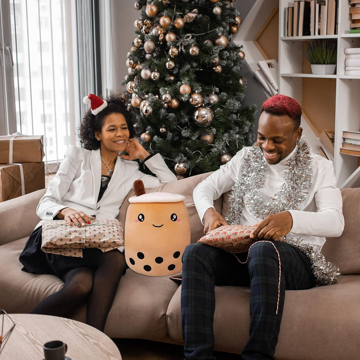 Peluche de almohada con forma de taza marrón