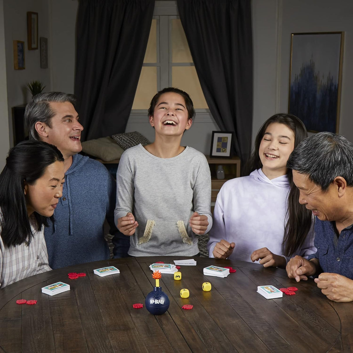 Juego Ka-Blab! de Hasbro Gaming, familiar y divertido para 2-6 jugadores