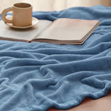 Manta de felpa Bedsure 300GSM, suave y ligera, modelo para sofá