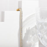 Clásica pulsera de tenis chapada en oro de 14 quilates
