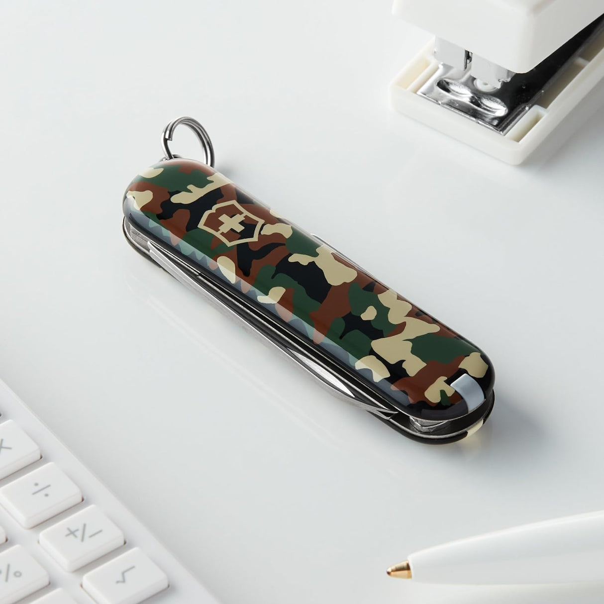 Navaja de bolsillo clásica SD de 7 funciones, camuflajeado