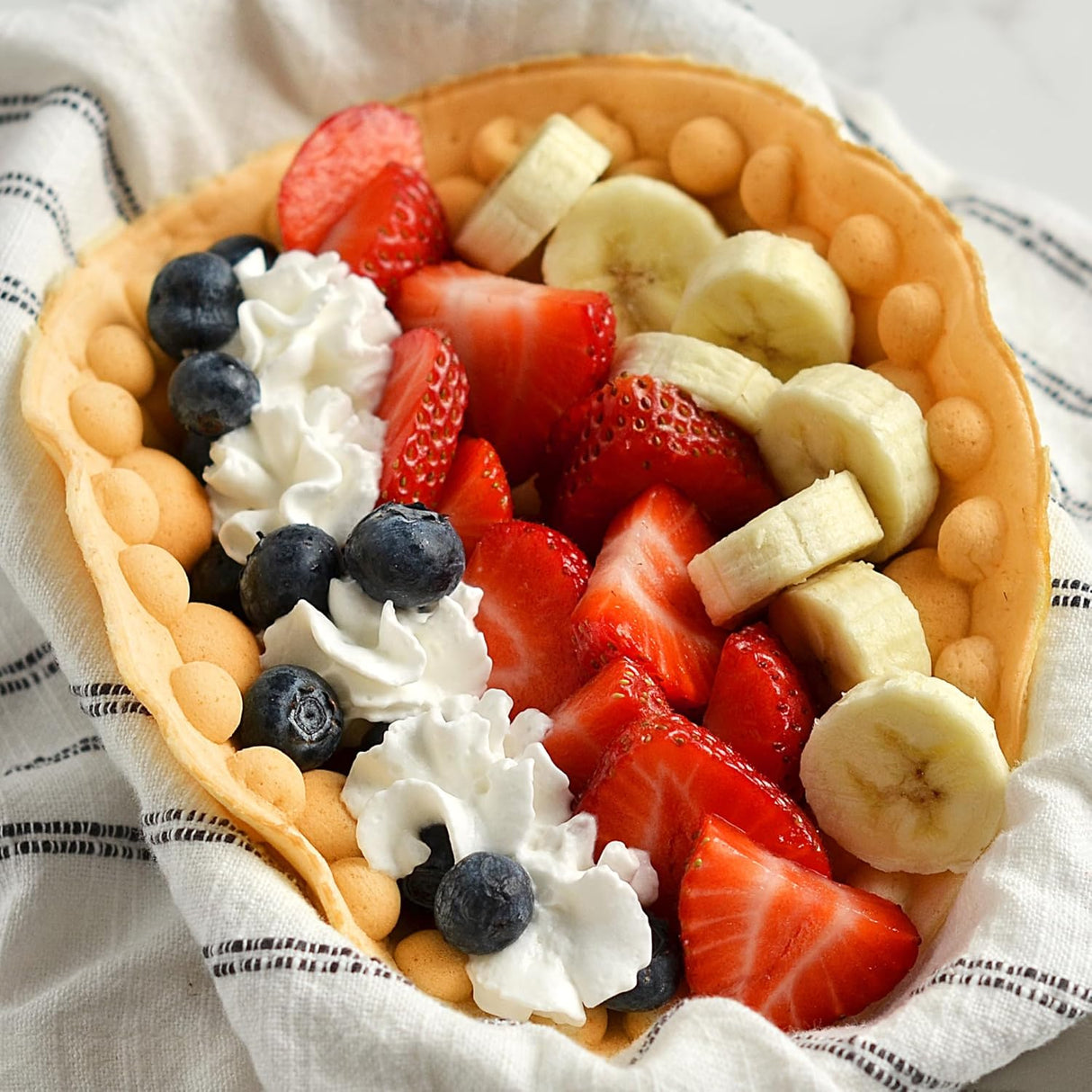 Máquina de Waffles Burbuja Mickey Mouse de Disney, Flip-Over
