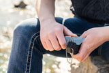 Cuchillo plegable de alto carbono con hoja Tanto y mango G10