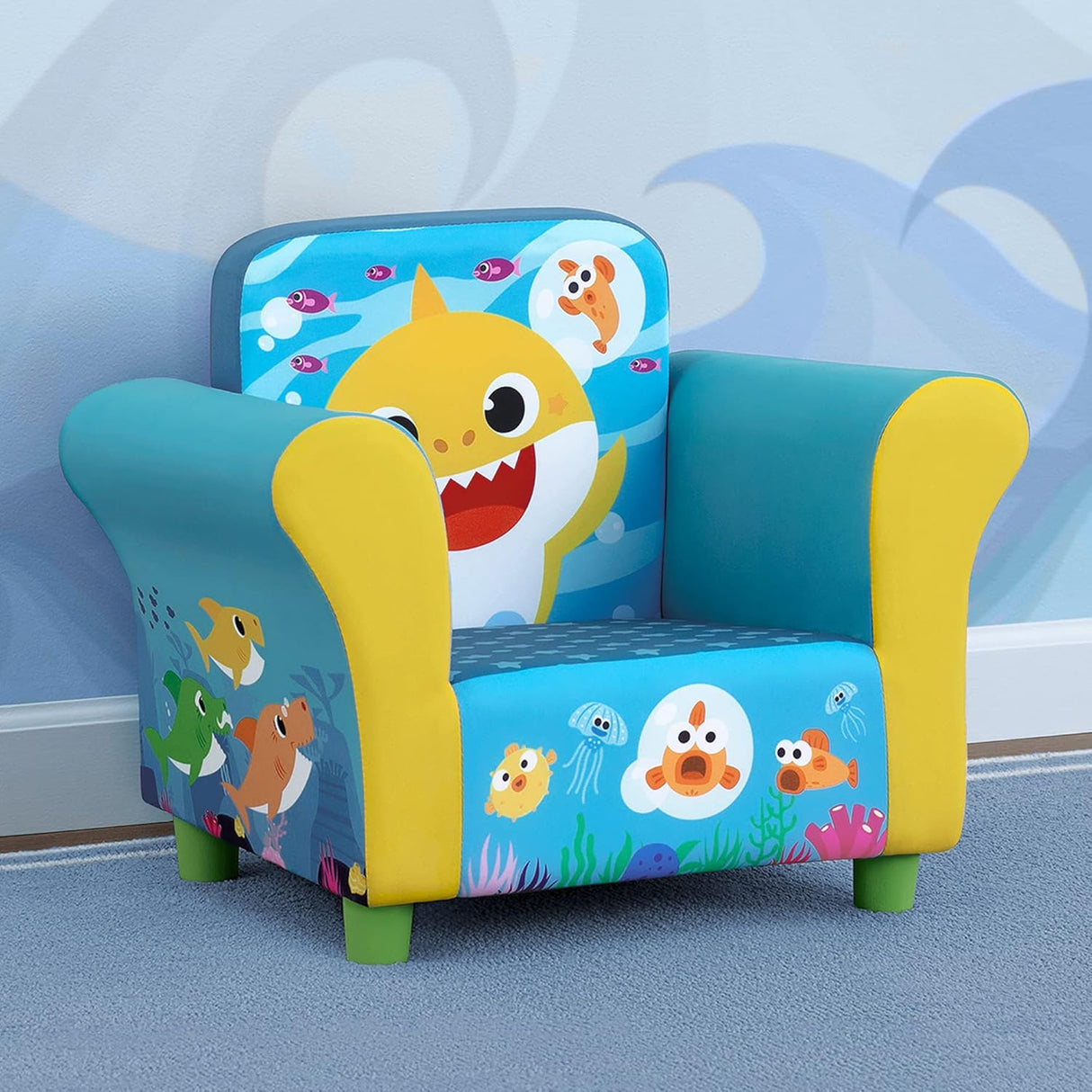 Delta Children Silla tapizada Baby Shark