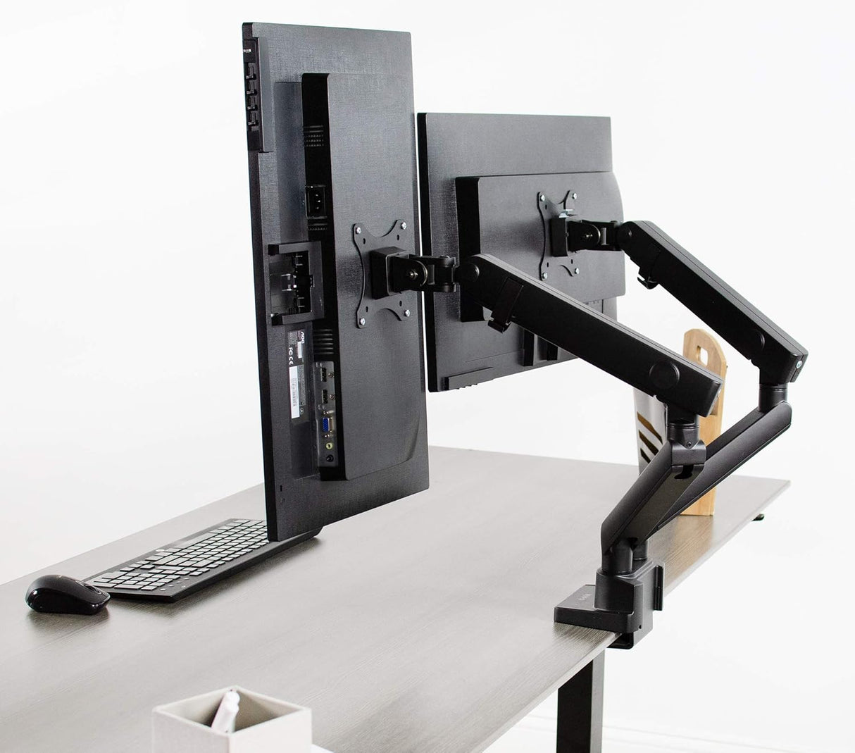 Soporte Doble para Monitores VIVO, hasta 35, STAND-V102BB