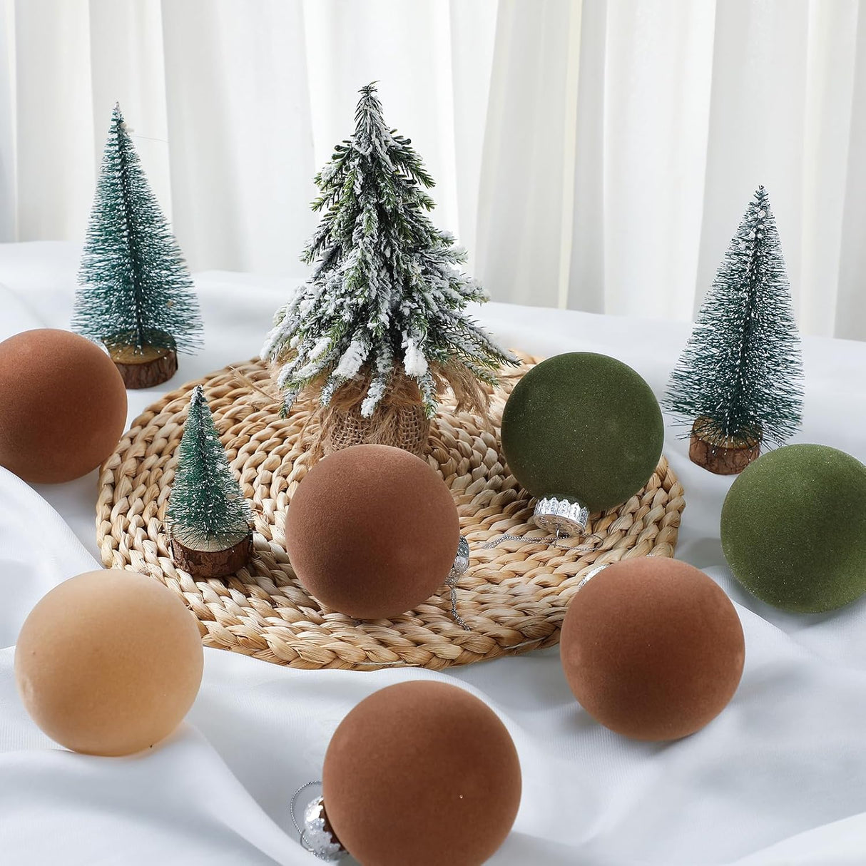Navideños adornos de terciopelo Liliful 15 Pcs 3.15 pulgadas