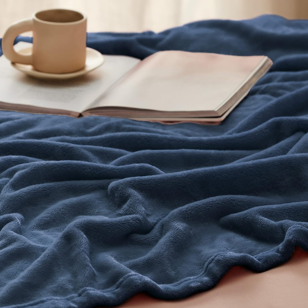 Manta de microfibra Bedsure - Suave y ligera para sofá y viaje