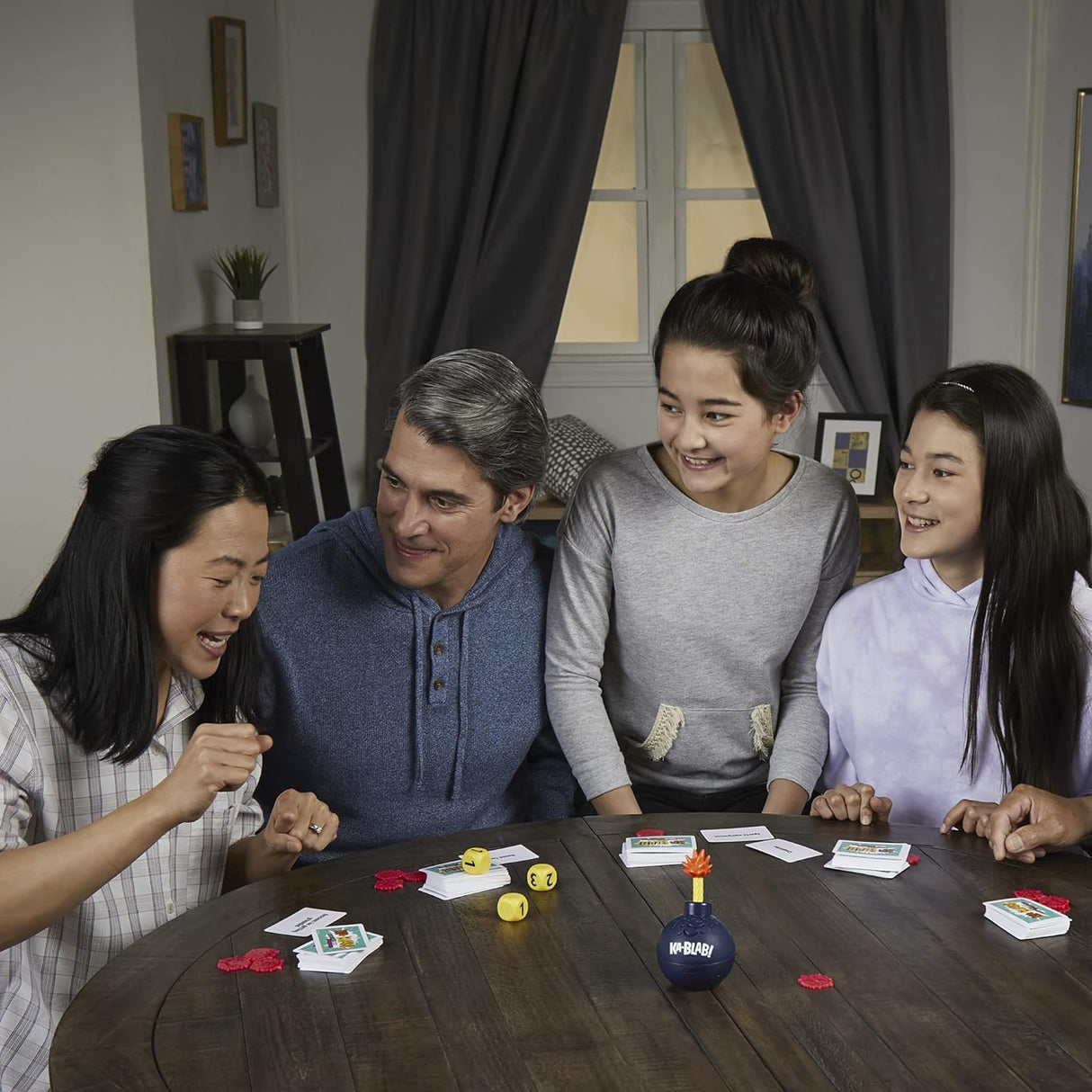 Juego Ka-Blab! de Hasbro Gaming, familiar y divertido para 2-6 jugadores