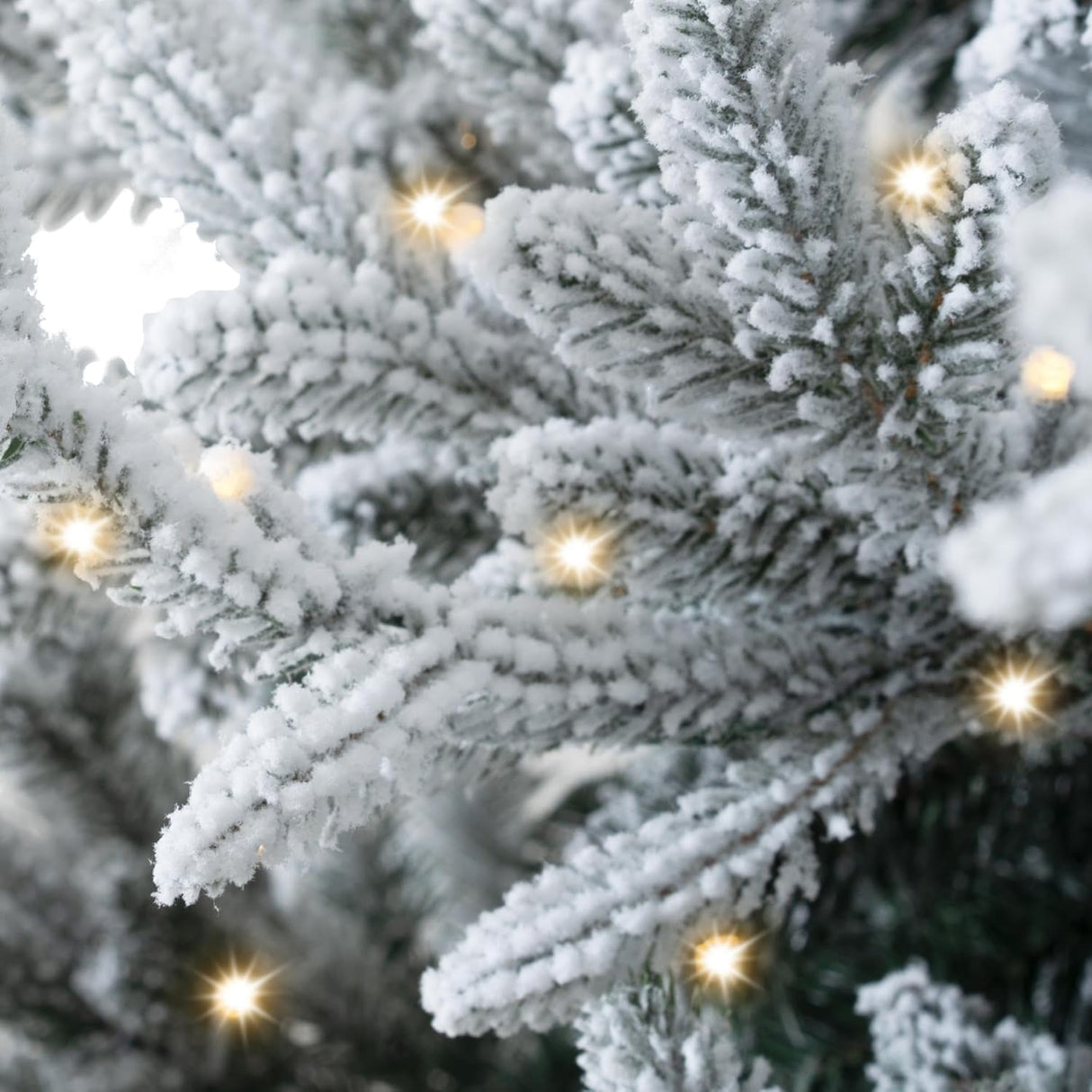 Árbol de Navidad Artificial Naomi Home 6.5ft Preiluminado 2456 Ramas