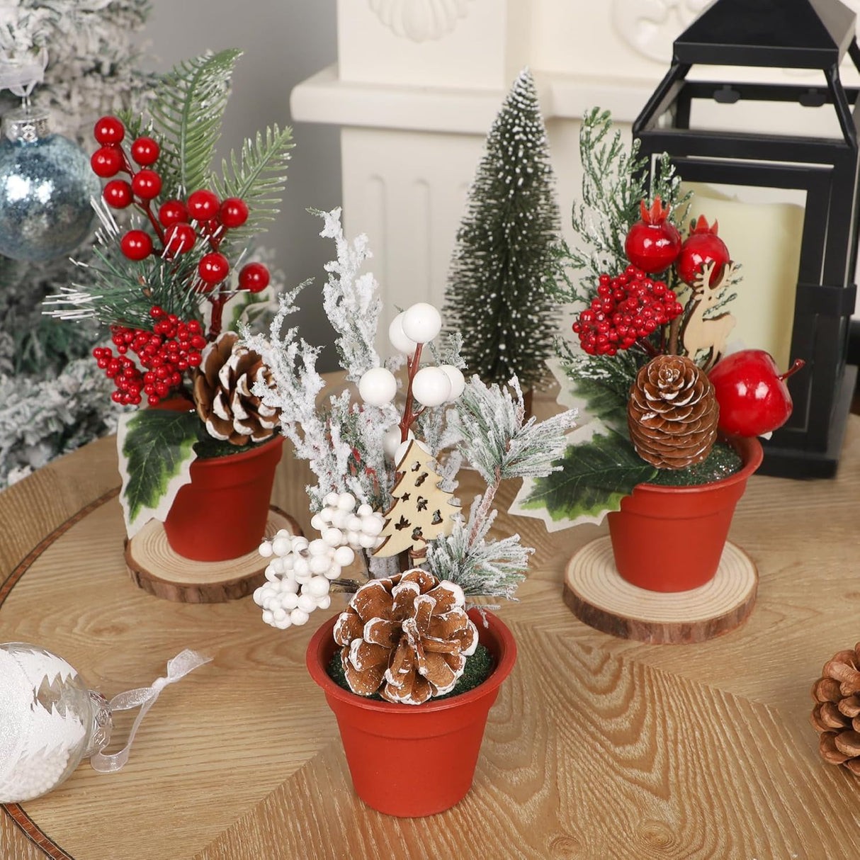 Árbol Mini Artificial Winemana con Piñas y Berries, 6 Pcs