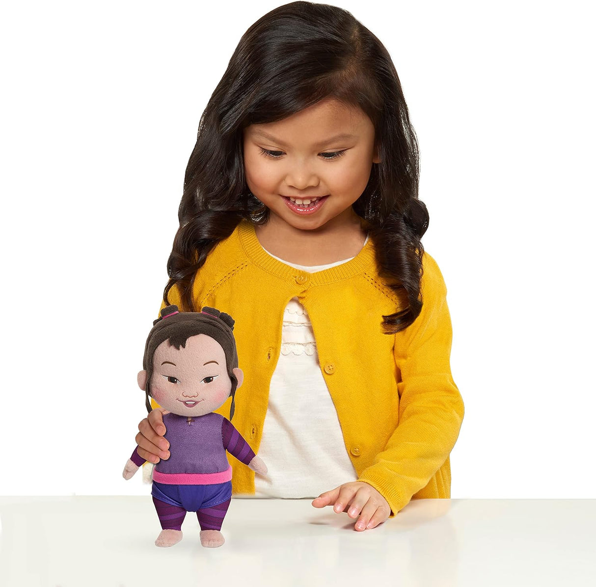 Peluche de la pequeña Noi de Disney Raya