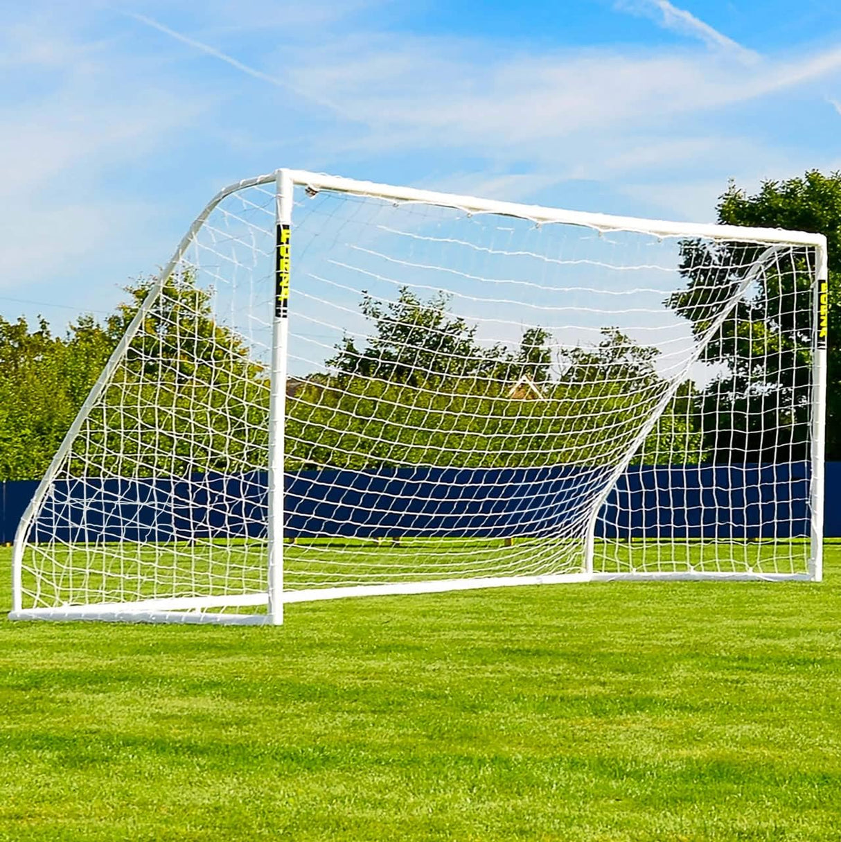 Porteria de futbol grande con red para entrenamientos