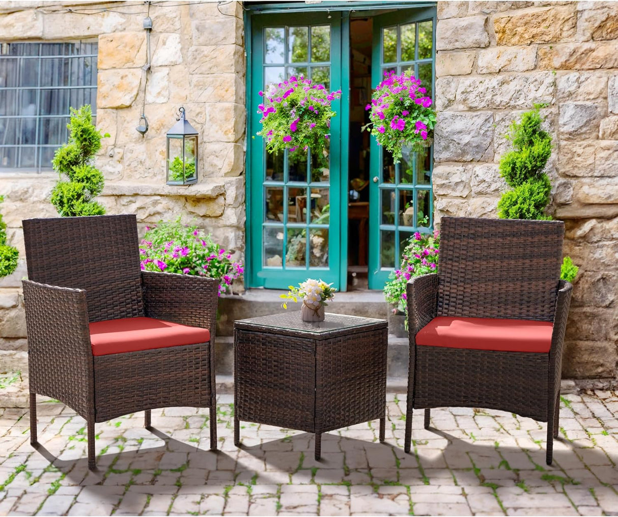 Flamaker Juego de muebles de patio de 3 piezas de ratán para todo tipo de clima, sillas de patio con mesa de vidrio templado para porche, bistró y balcón (marrón/rojo)
